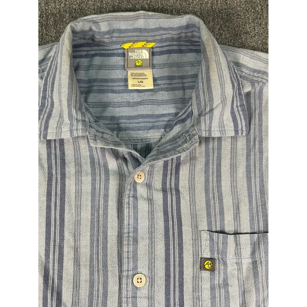 The North Face A5 Series Mens Large Blue Striped Short Sleeve Button Down Shirt
